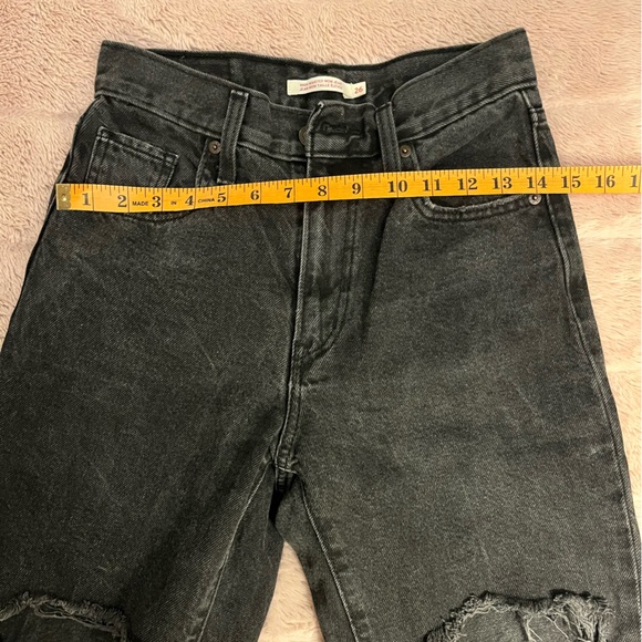 LEVI’S High Waisted Mom Jeans Black Distressed Size 26 - Picture 6 of 16